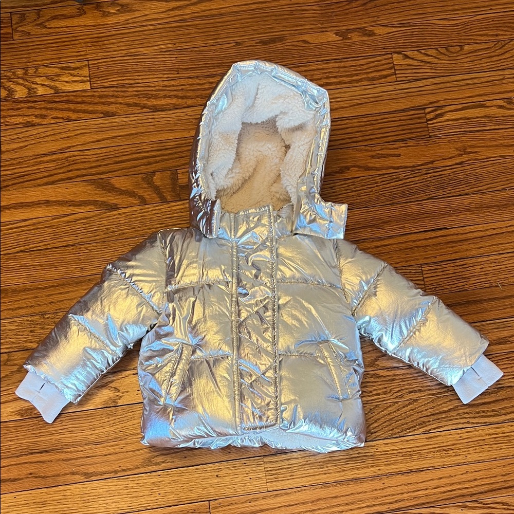 12-18M // Baby Gap Silver Metallic Puffer Jacket with Hood